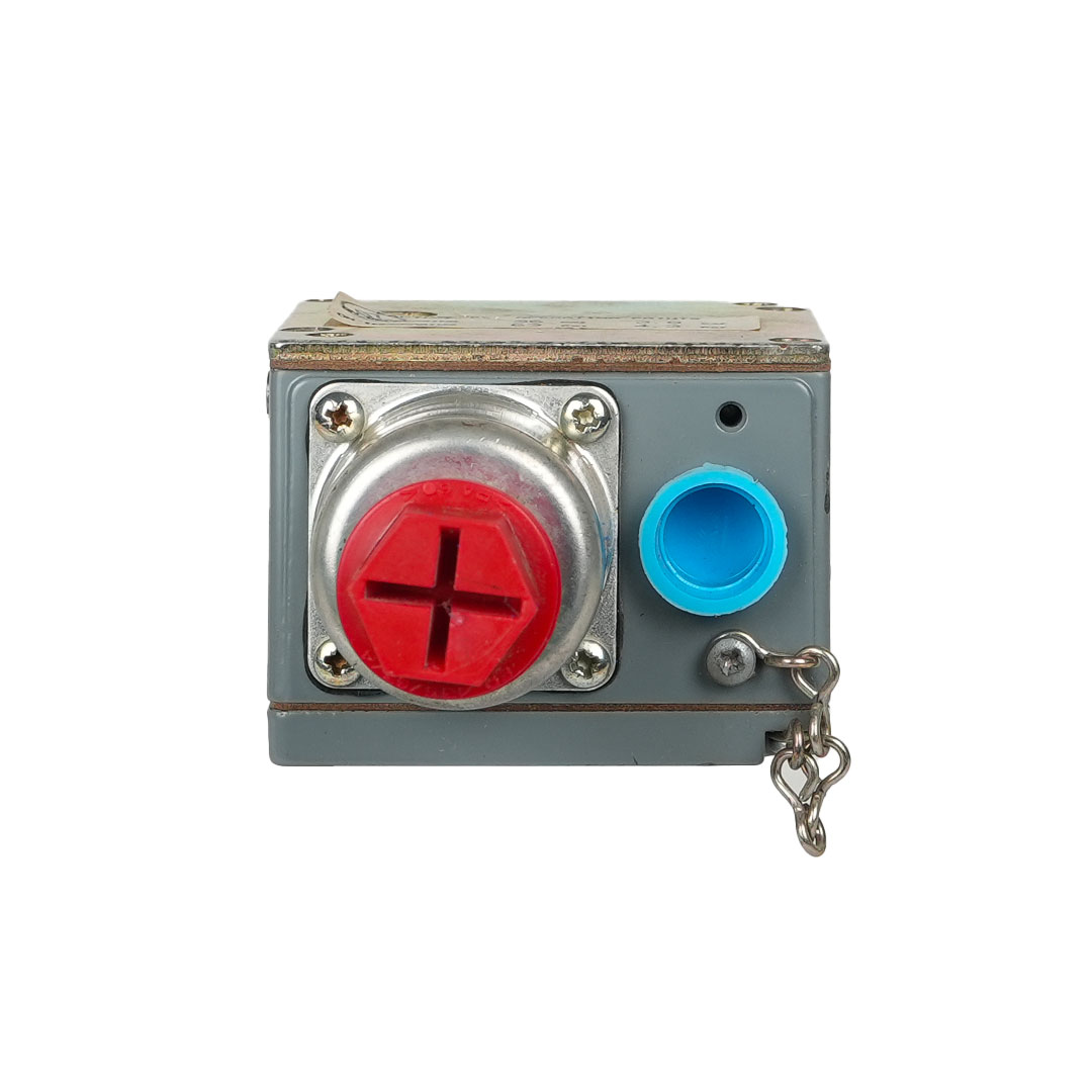 سوئیچ فشار مدل Square D 9012 ACW-1